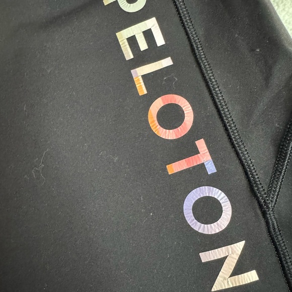 Peloton x Lululemon In Movement Leggings 12 - Picture 3 of 4